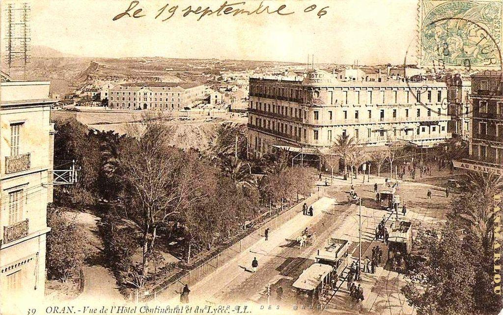 PA g- 17- Place d'armes  cote est.JPG
